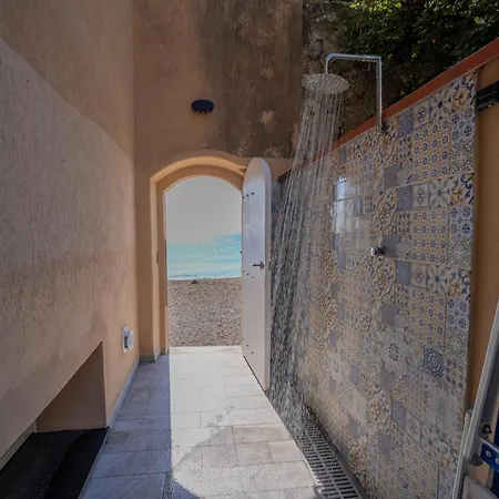 Liliana - Casa Aurora - Trilocale Elegante Con Balcone Vista Mare - Accesso Diretto Appartamento