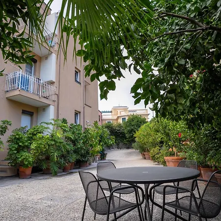 Liliana - Casa Aurora - Trilocale Elegante Con Balcone Vista Mare - Accesso Diretto Appartamento Varigotti