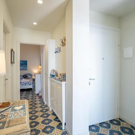 Apartamento Liliana - Stella Marina - Trilocale Elegante Con Balcone Vista Mare - Accesso Diretto