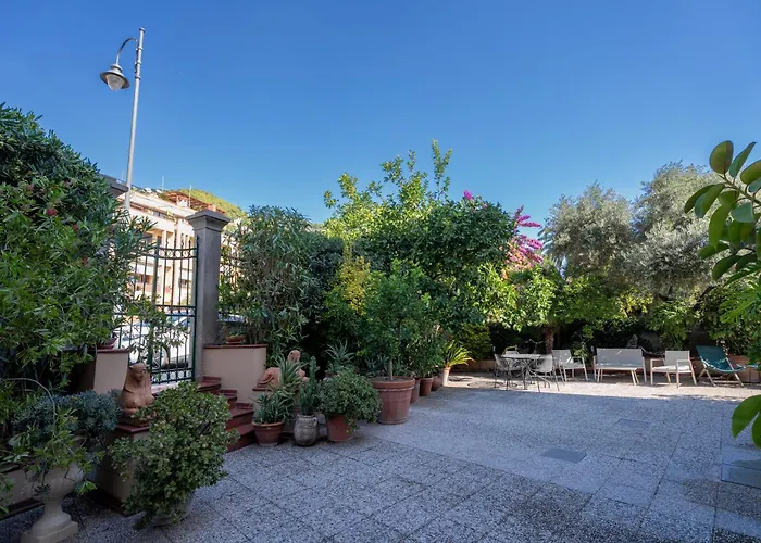 Apartamento Liliana - Stella Marina - Trilocale Elegante Con Balcone Vista Mare - Accesso Diretto