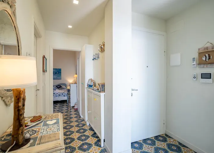 Apartamento Liliana - Stella Marina - Trilocale Elegante Con Balcone Vista Mare - Accesso Diretto