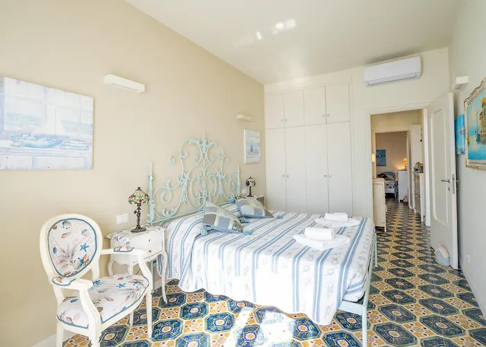 Apartamento Liliana - Stella Marina - Trilocale Elegante Con Balcone Vista Mare - Accesso Diretto *