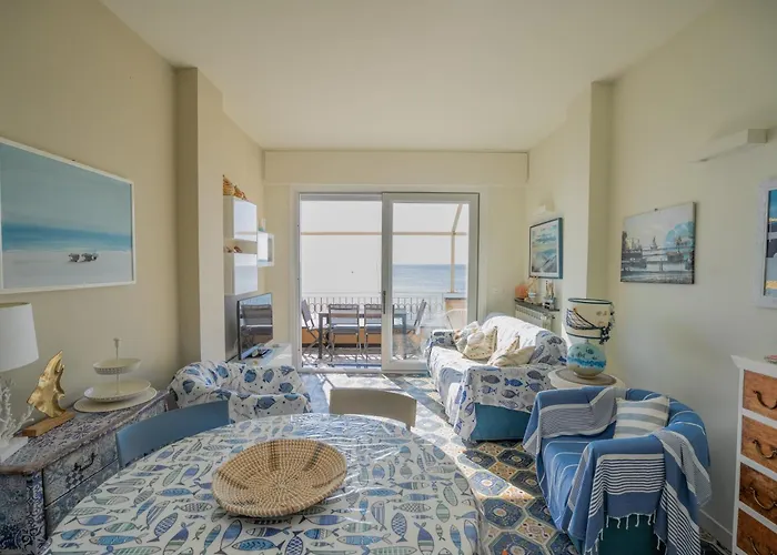 Apartamento Liliana - Stella Marina - Trilocale Elegante Con Balcone Vista Mare - Accesso Diretto Varigotti